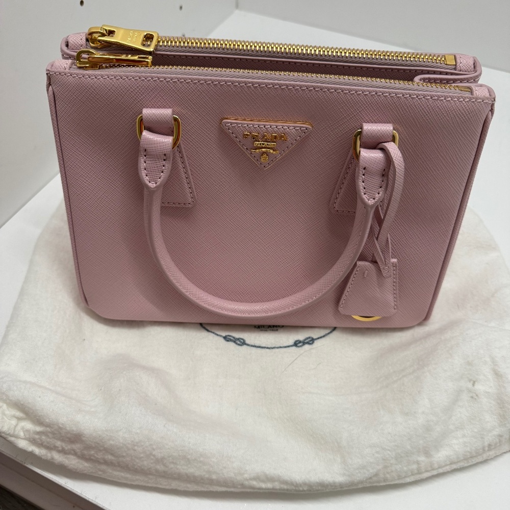 NWOT Authentic Prada Small Saffiano Galleria Tote